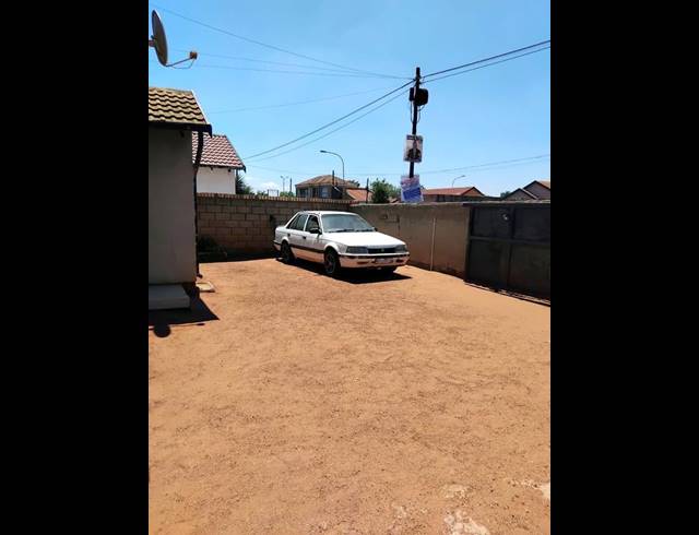 2 BEDROOM HOUSE FOR SALE IN PROTEA GLEN